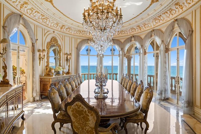 25 Amenities You Can Find In Billionaires' Homes - Decor Hint Full-Scale Replicas Of Famous Rooms