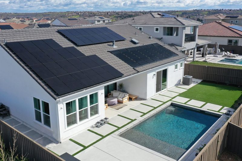 6 Types Of Homes Arizona Agents Say Will Drop In Price And 6 Destined To Rise Fast - Decor Hint Smart Homes With Solar Systems