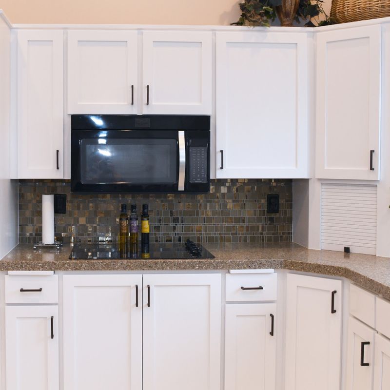 Replacing Cabinet Hardware