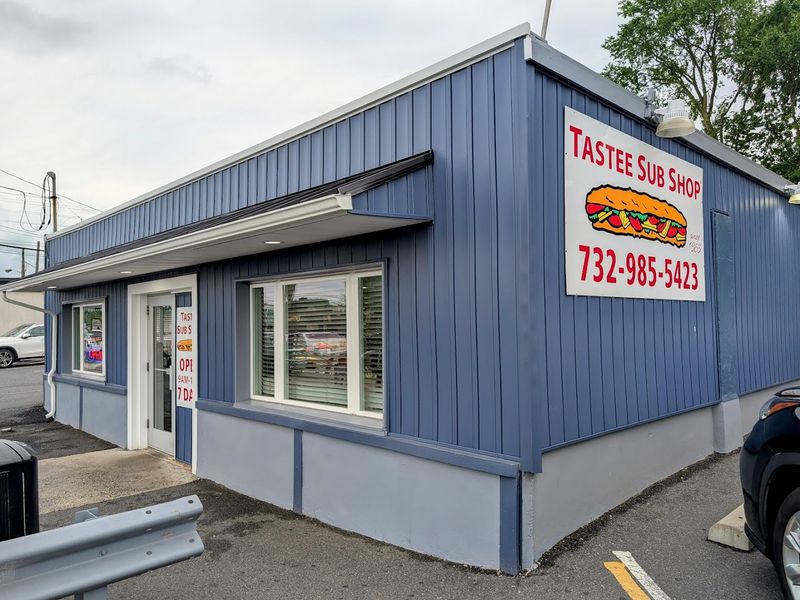 Tastee Sub Shop - Edison