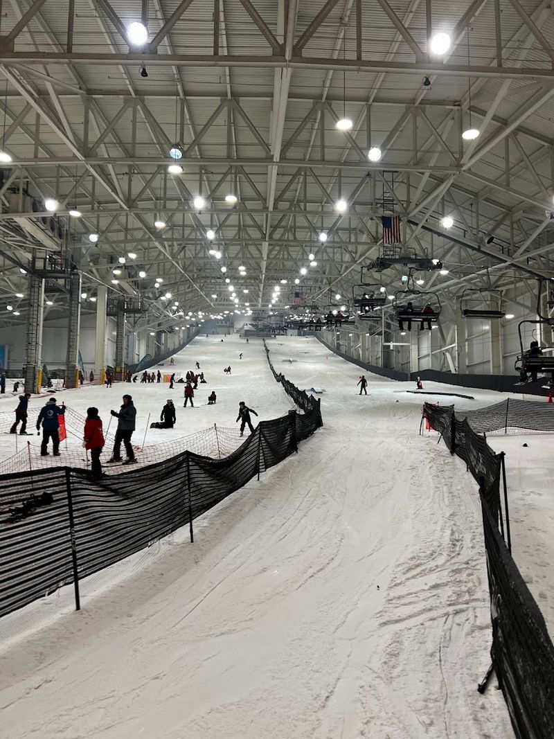 New Jersey’s Indoor Ski Slope Is Real Snow All Year Long