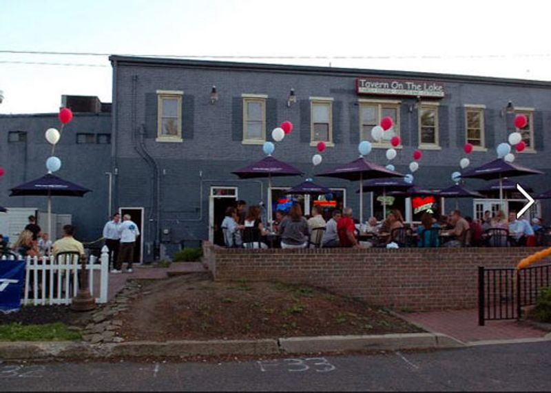 Live music and lake views make this place linger-worthy