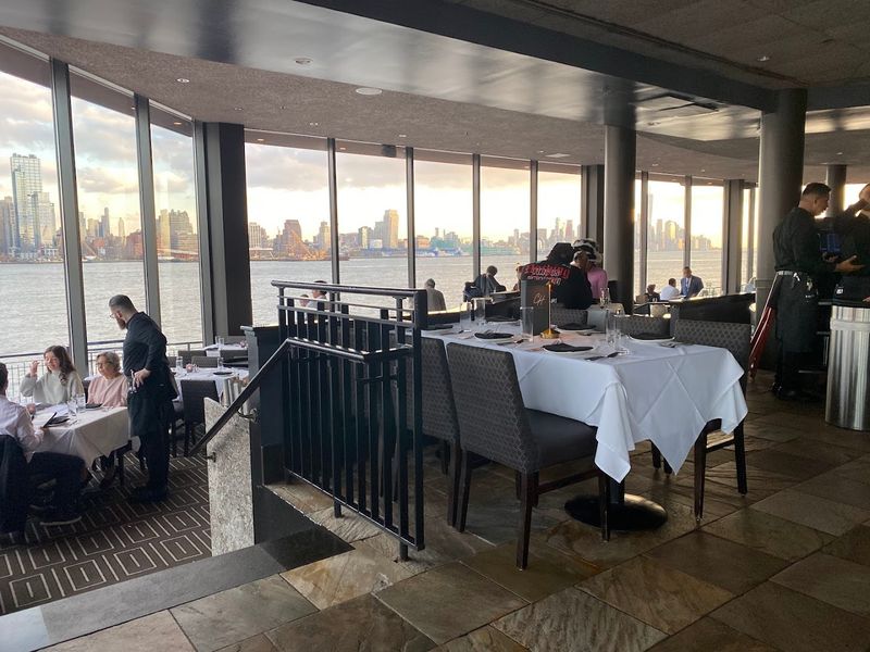 What Makes Chart House In Weehawken Feel So Special