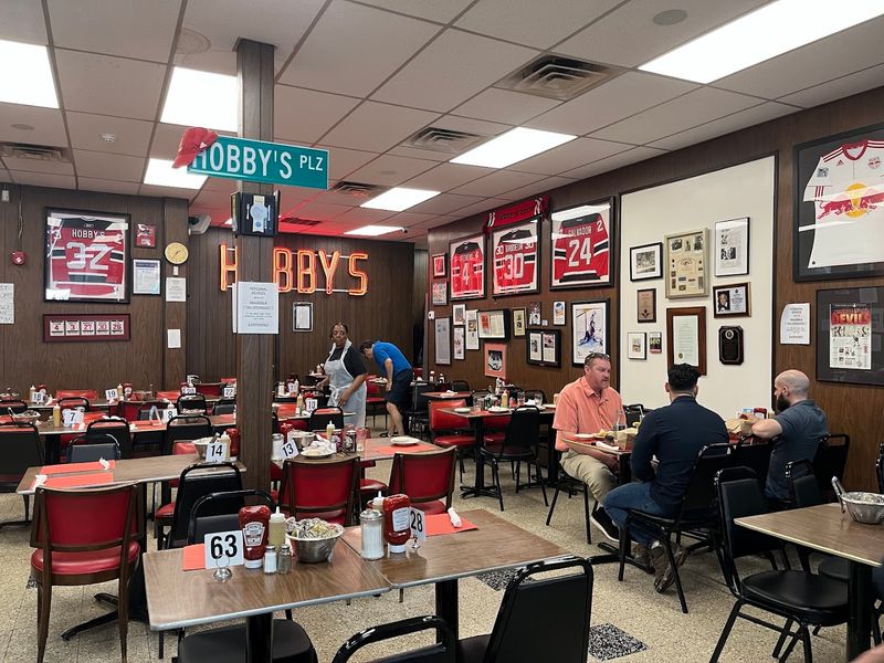 Hobby’s Delicatessen & Restaurant - Newark