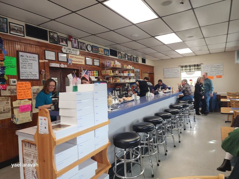 Why Lucille’s Country Cooking Feels Like Pure Pine Barrens Comfort