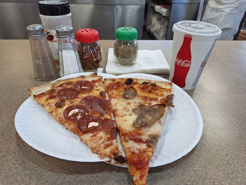 Sam&rsquo;s Pizza Palace in Wildwood