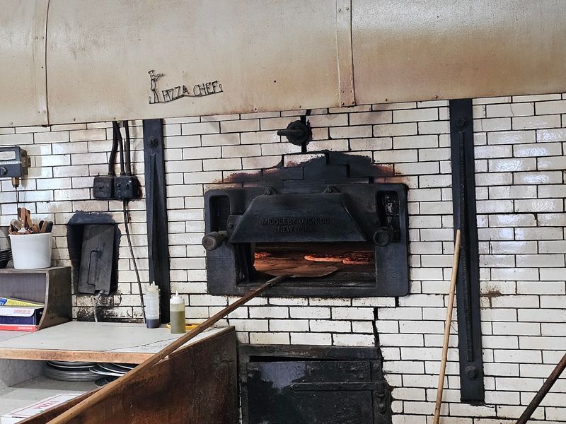 DeLucia&rsquo;s Brick Oven Pizza