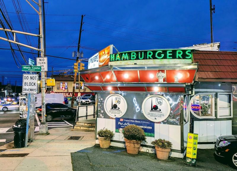 White Mana’s World’s Fair Past Makes Every Burger Feel Like History