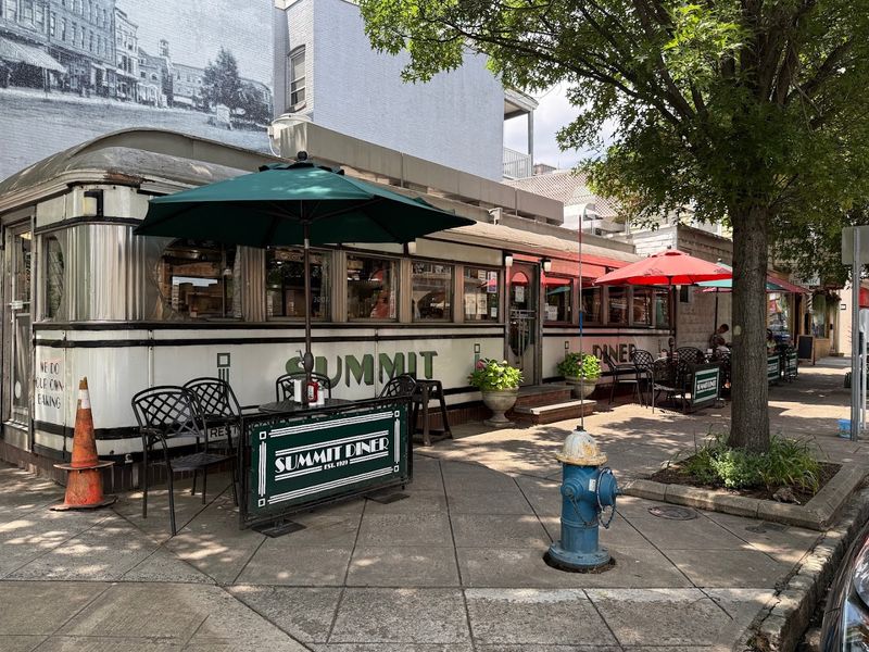 The Summit Diner - Summit