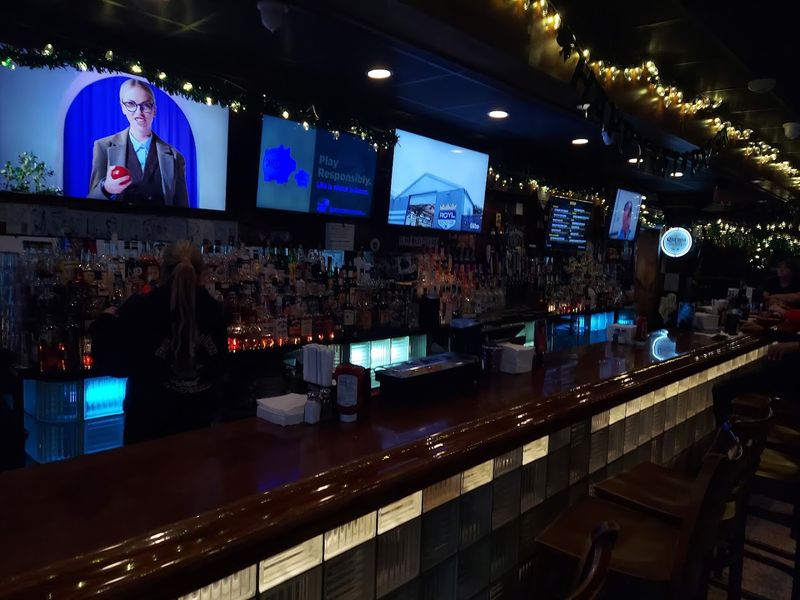 The wings are the star but the whole experience keeps people coming back