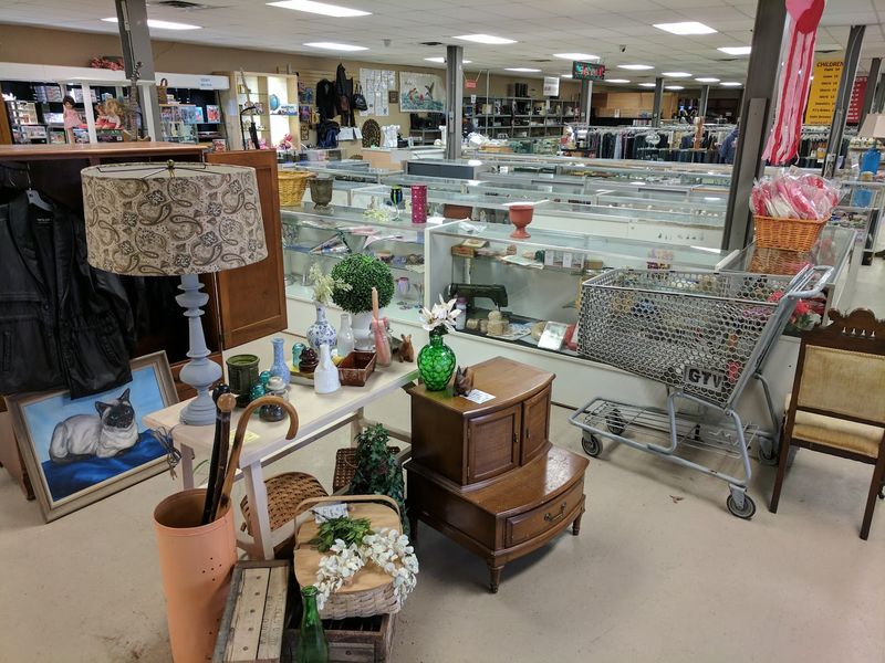 Smart Shoppers Know When to Visit and What to Look For