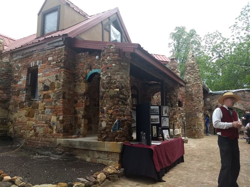 The strange beauty that made the Palace of Depression impossible to ignore