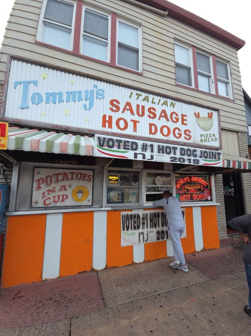 Tommy&rsquo;s Italian Sausage & Hot Dogs (Elizabeth)
