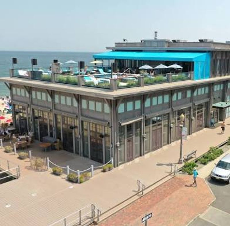 Avenue &mdash; Long Branch