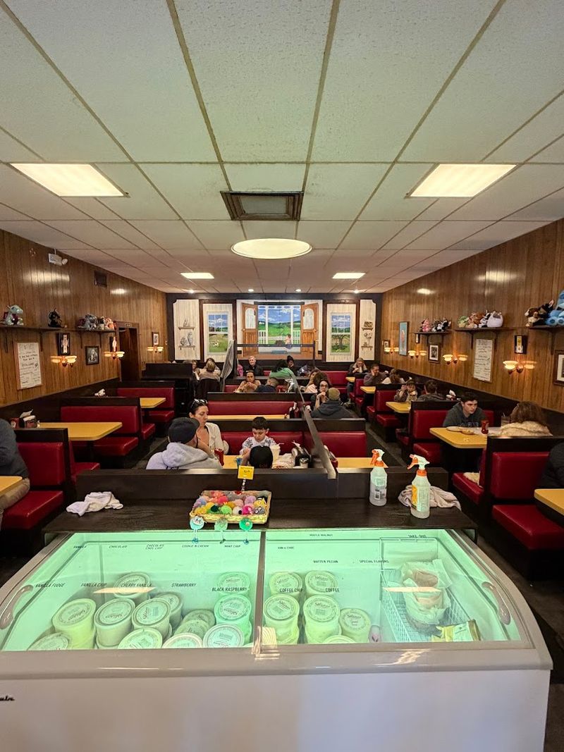 A New Jersey Sweet Shop That Still Feels Frozen in Time