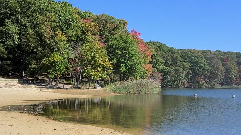 Hooks Creek Lake (Monmouth County)