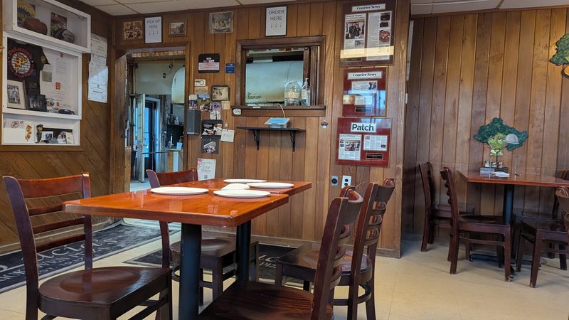 DeLucia&rsquo;s Brick Oven Pizza - Raritan