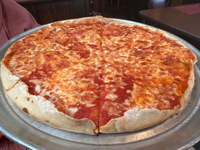 The bar pie that keeps New Jersey regulars coming back