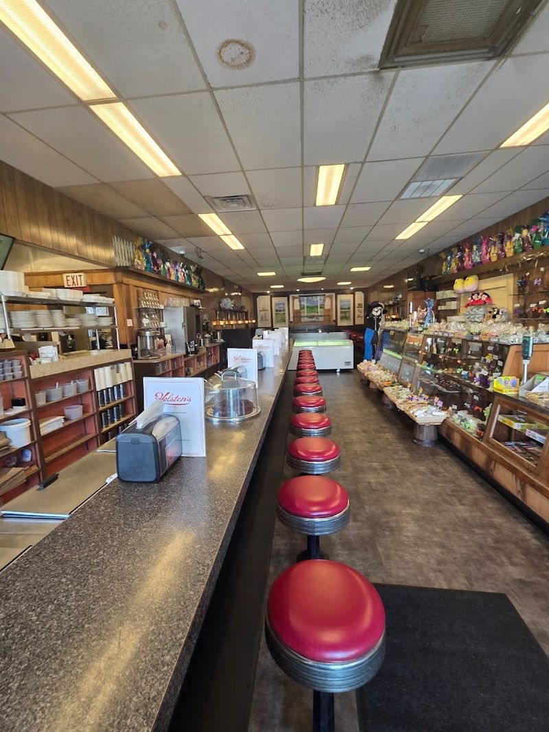 How Holsten&rsquo;s Became One of New Jersey&rsquo;s Most Beloved Retro Spots