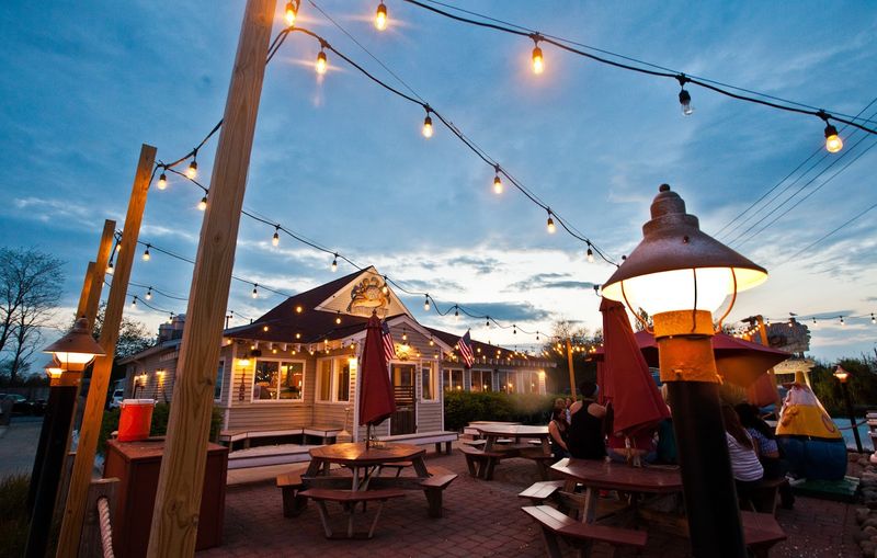 Mud City Crab House - Manahawkin