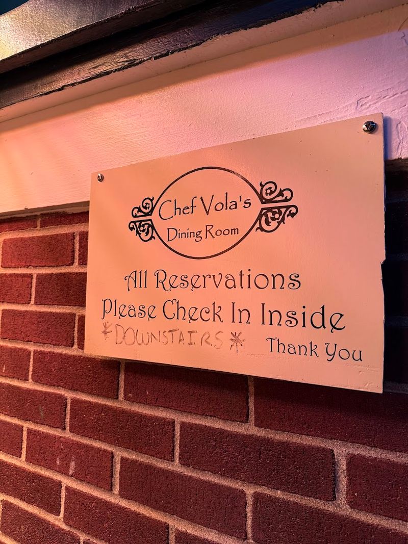 Why Landing a Table Here Takes Patience and Perfect Timing