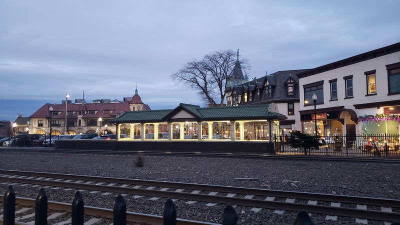 East Ridgewood Avenue, Ridgewood