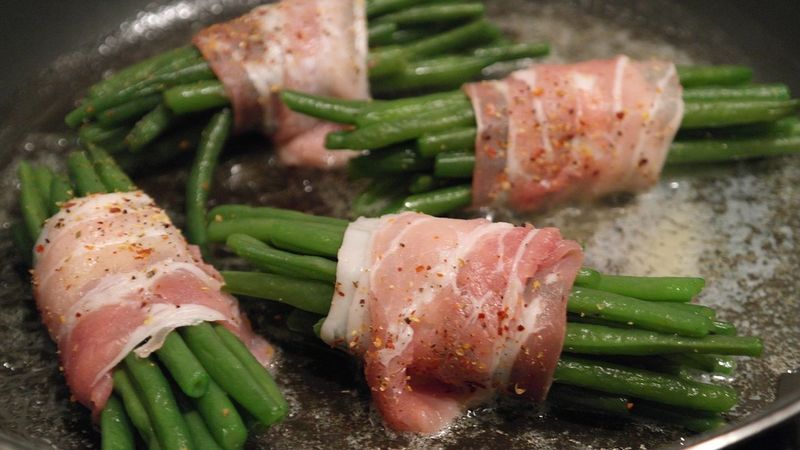 Prosciutto-Wrapped Asparagus Bundles