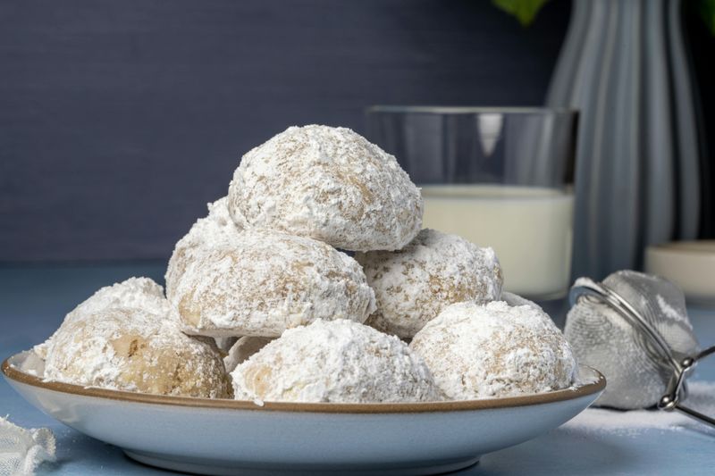 Kourabiedes: The Powdered Snow Cookies
