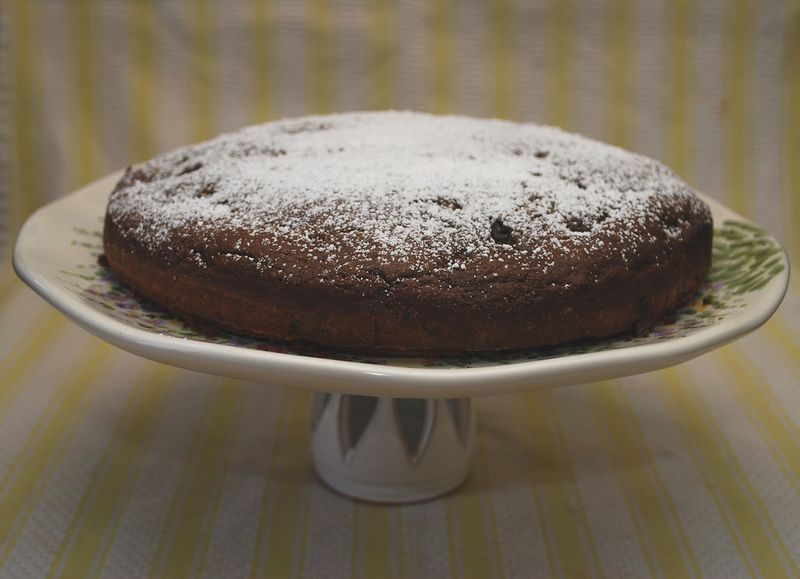 Molasses Cake: Dark, Rich Heritage in Every Bite