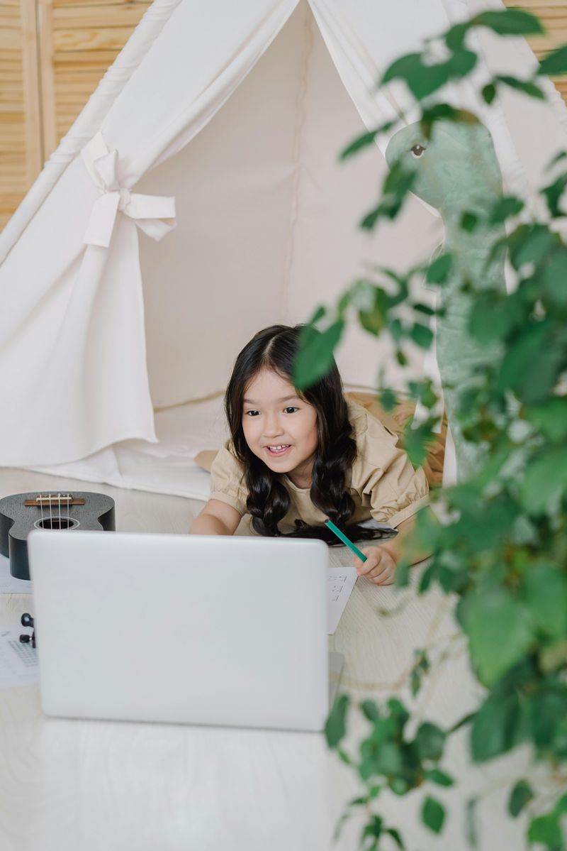 Virtual Babysitters for Crucial Moments