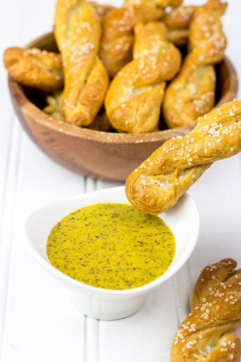 Pretzel Varieties