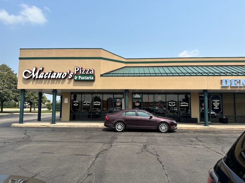 Maciano's Pizza & Pastaria &ndash; Shorewood