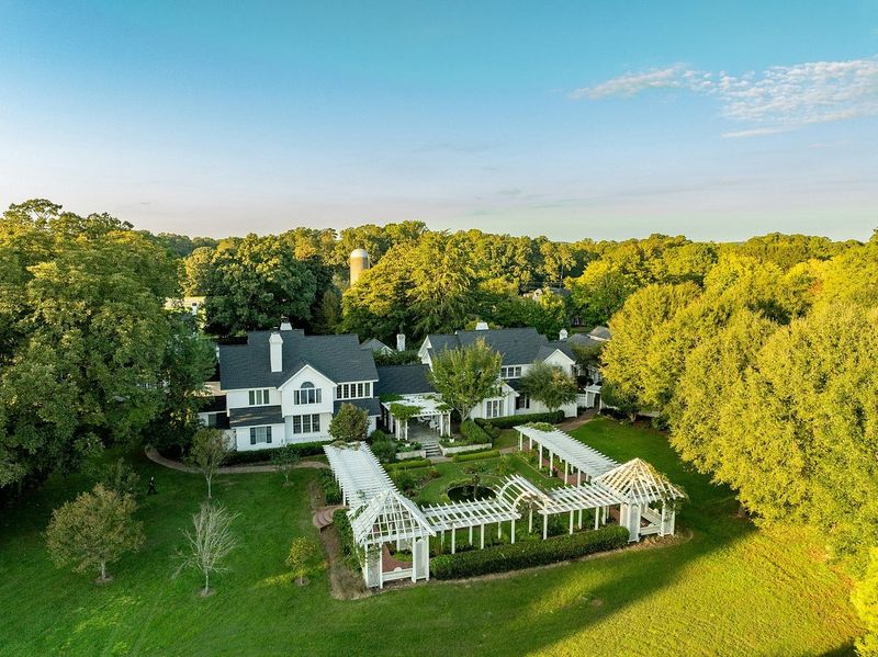 Plan Your Visit and Savor the Village