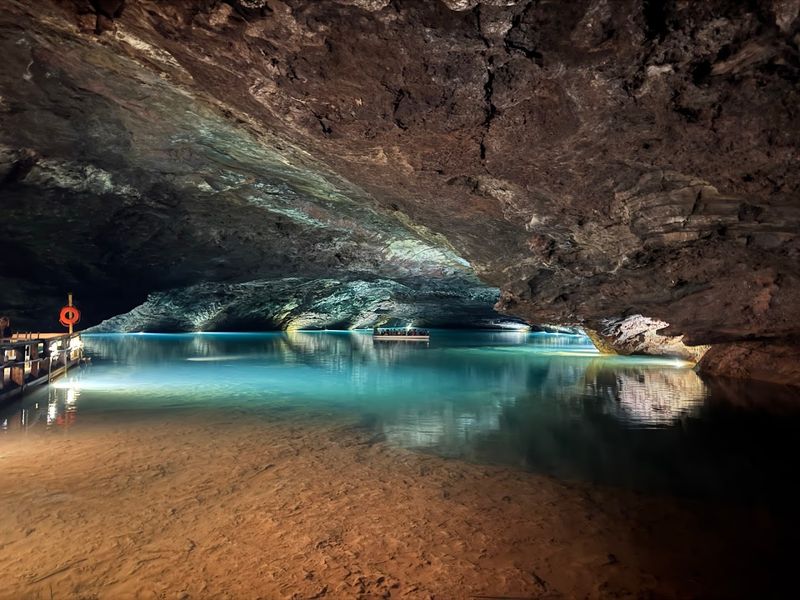 The 13-Year-Old Who Discovered America's Largest Underground Lake