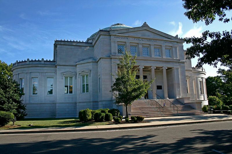 Blackstone Memorial Library