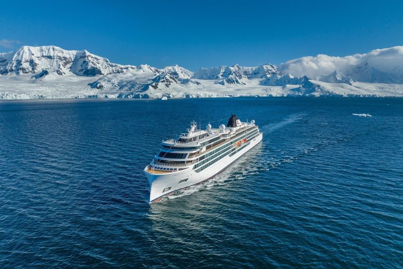 Cruise to Antarctica