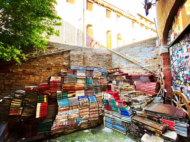 Libreria Acqua Alta, Venice