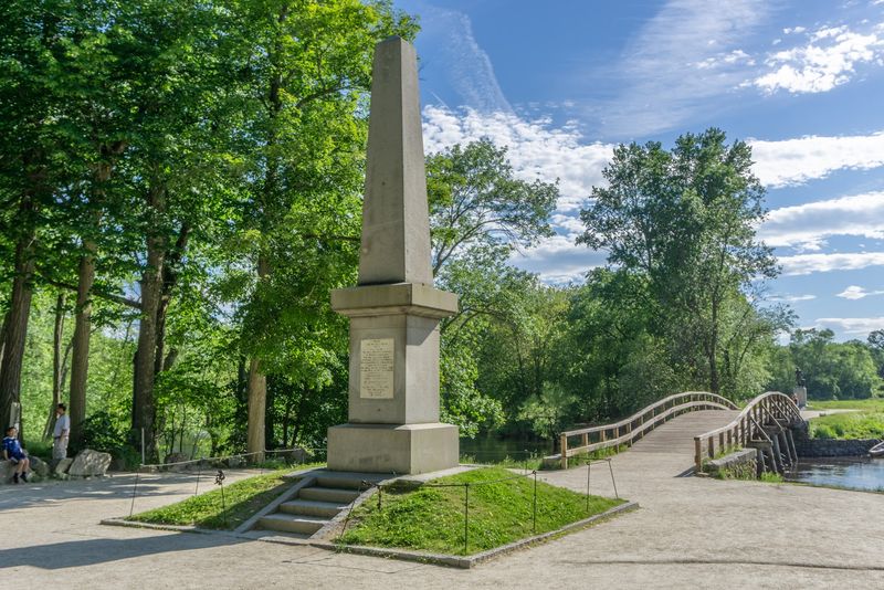 Battle Monument (near North Bridge)