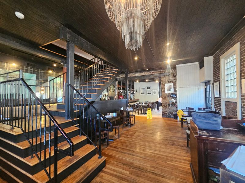 B. Matthew&rsquo;s Eatery &ndash; Savannah