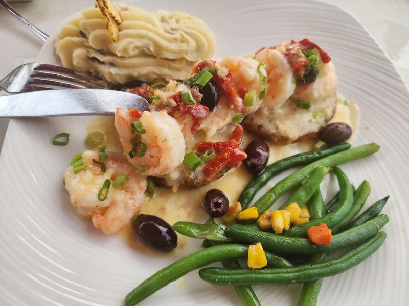 Guppy's On the Beach