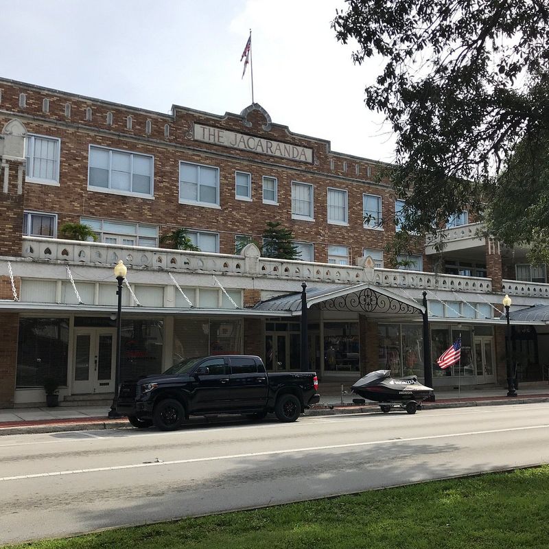 This Tiny Florida Town Might Be the Last Affordable Retirement Haven