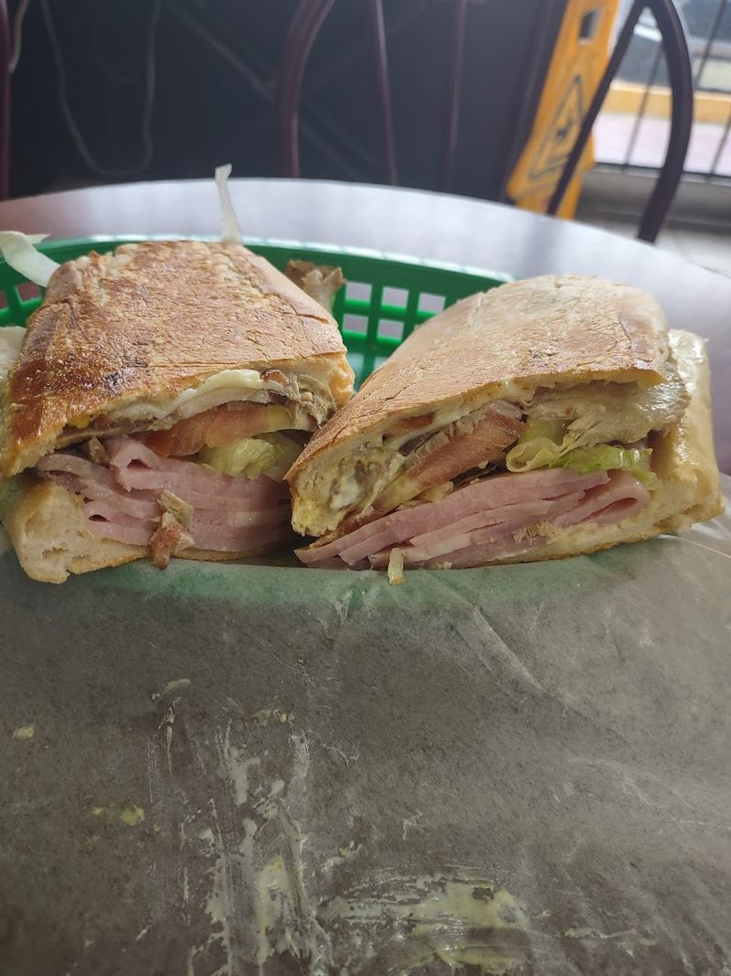 La Casa Del Pan Con Bistec