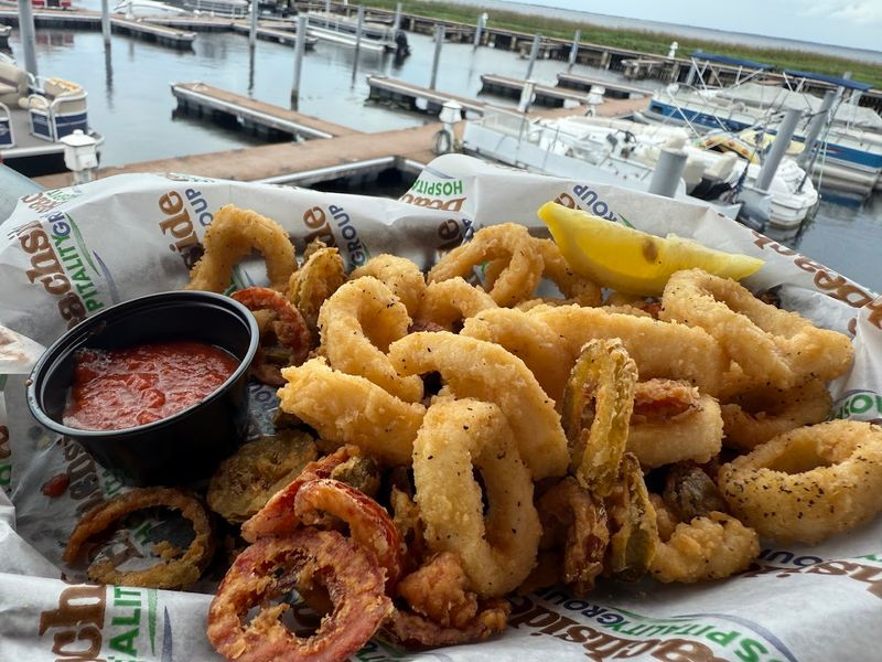 Crabby's On The Lakefront (St. Cloud)