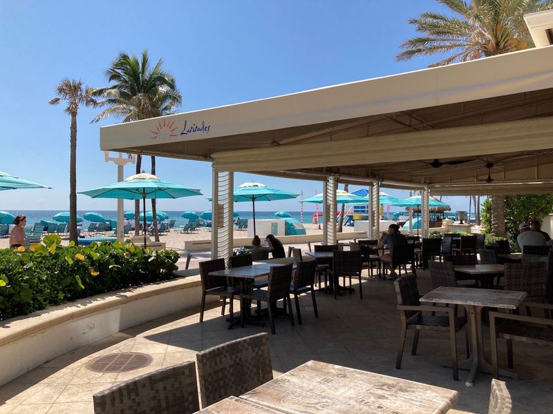 9 Florida Boardwalk Restaurants Where Every Bite Comes With Oceanfront Vacation Vibes