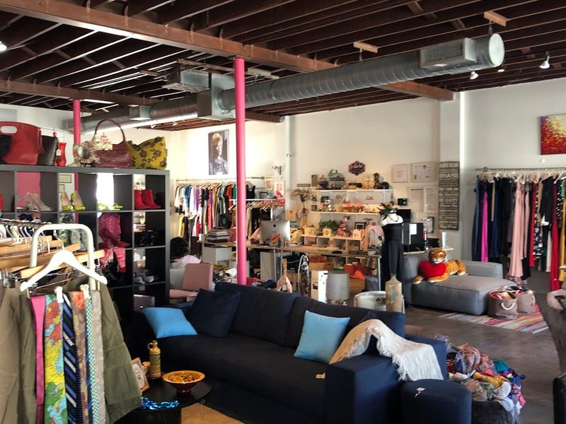 Lotus House Thrift Chic Boutique (Miami)