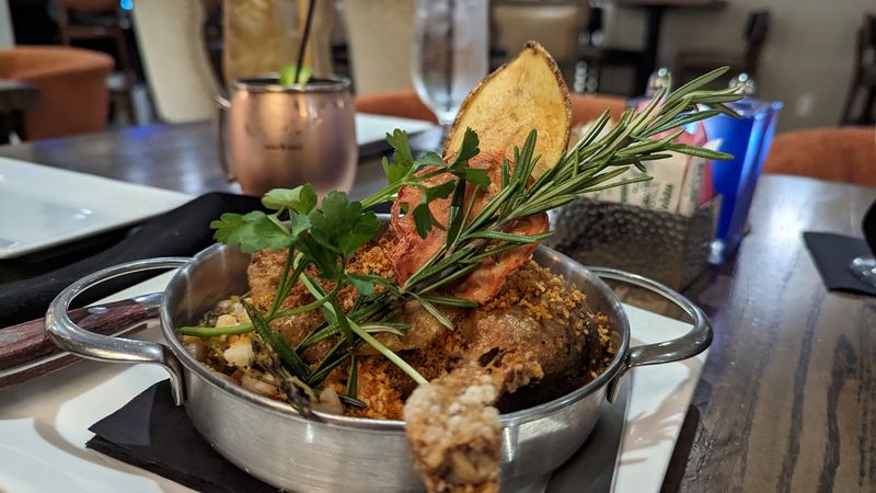 Avilés Restaurant & Lounge