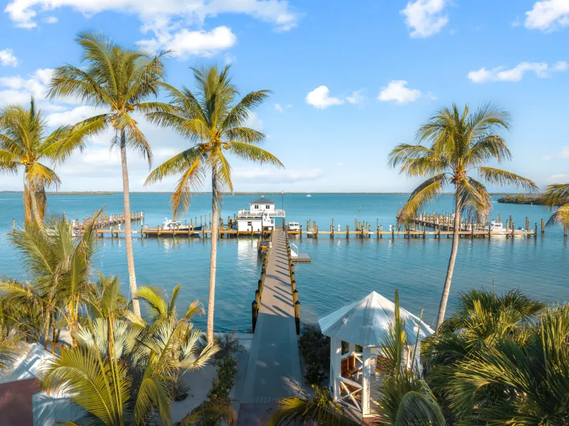 Pool, Tennis, and Relaxed Island Amenities