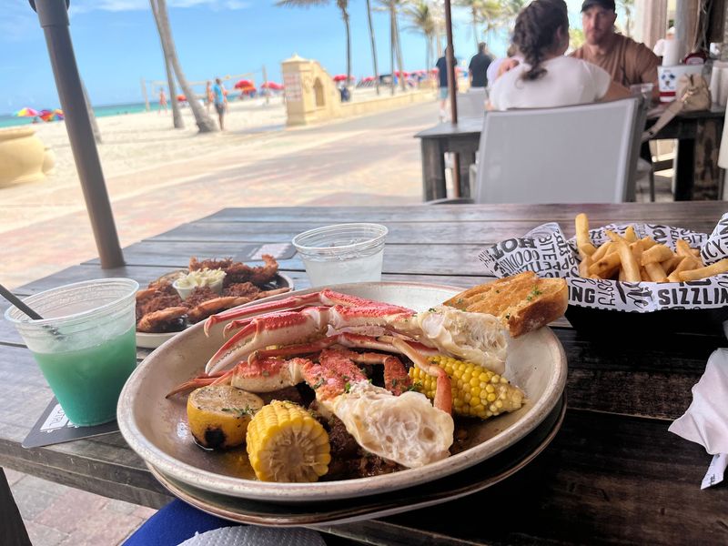 Ocean Alley Restaurant & Beach Bar (Hollywood Beach)