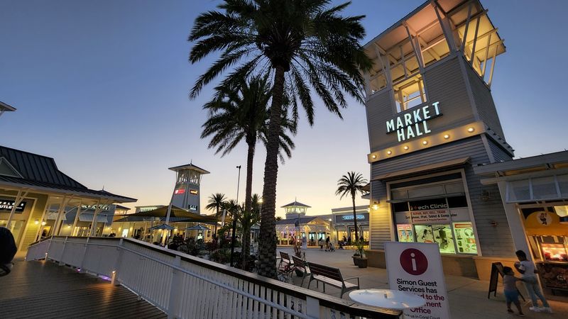 Tampa Premium Outlets (Lutz)