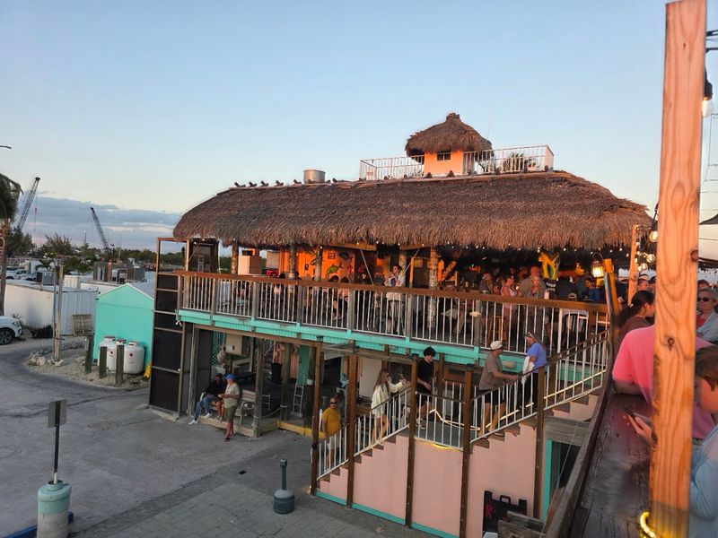 Burdines Waterfront Chiki Tiki Bar & Grille (Marathon)